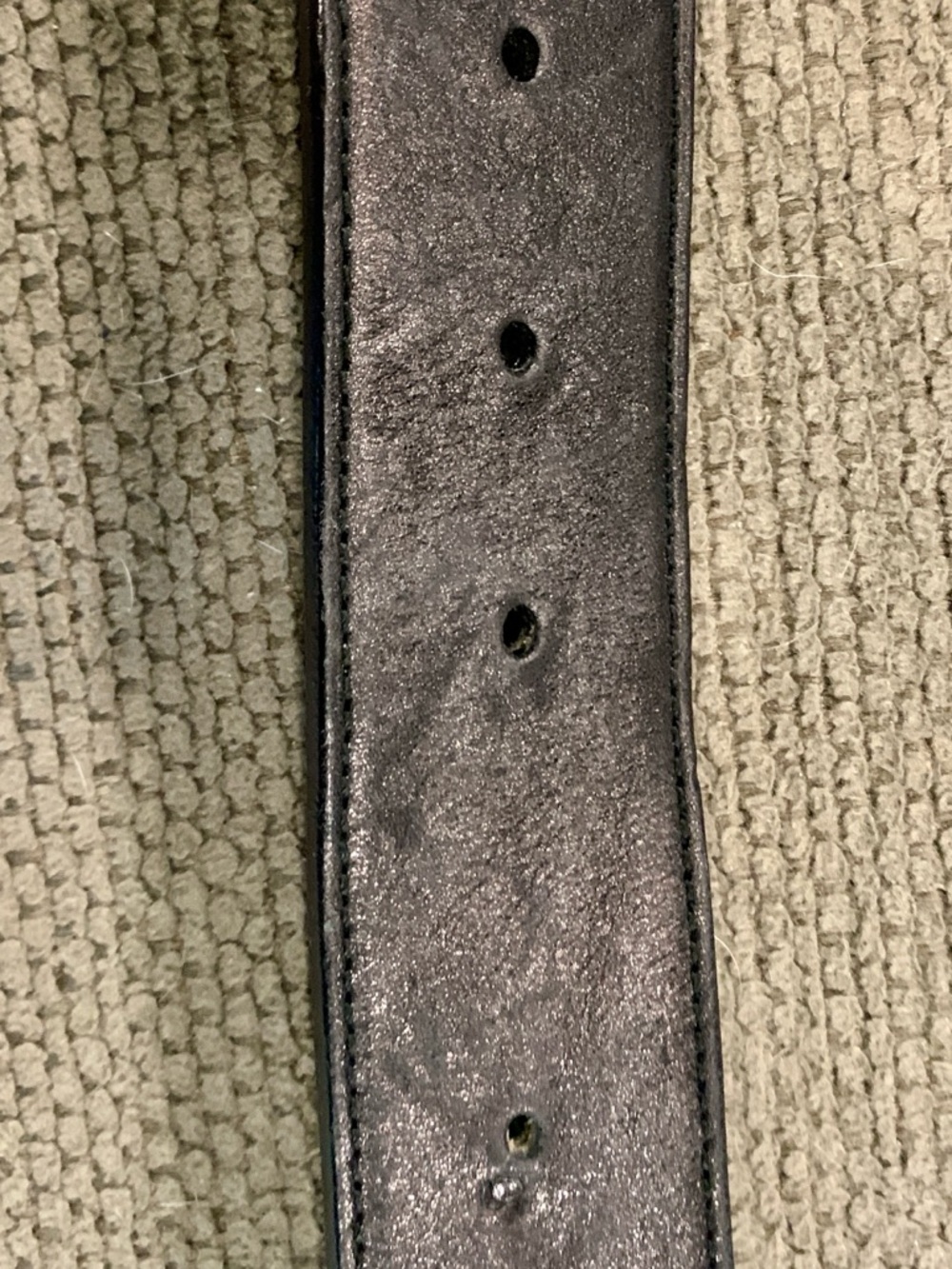 Black GUCCI Leather Belt with Gold Bamboo-Style Buckle - Picture 4 of 4